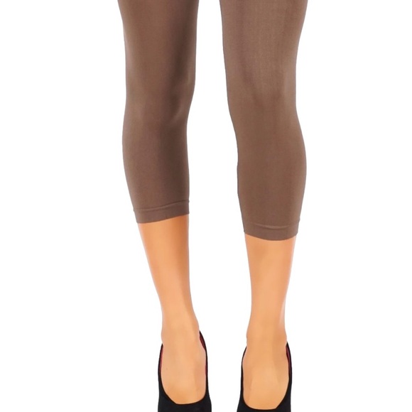 ✂️ SPRING SWEEP SALE Yelete Taupe Lightweight Capri Leggings One Size - Picture 4 of 10